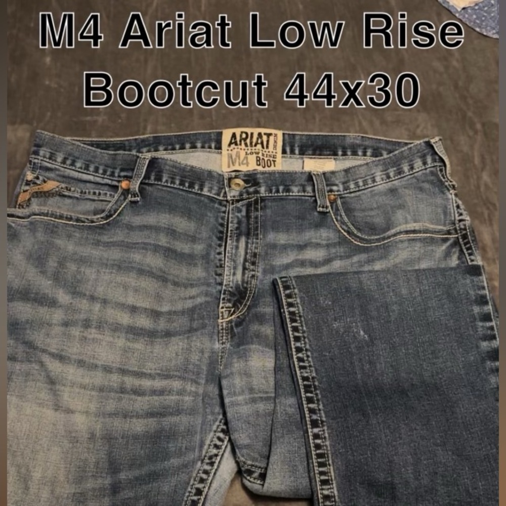 M4 Ariats Low Rise bootcut 44x30. small hole in the back shown in picture
